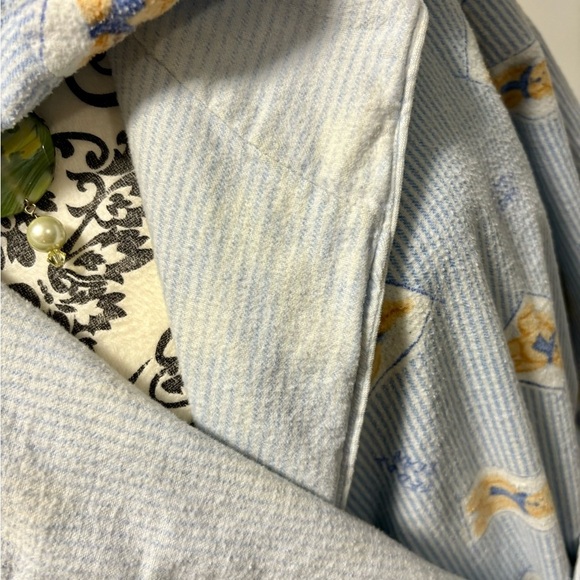 Women’s size M reversible hooded Flannel LaSenza Housecoat - Picture 5 of 9